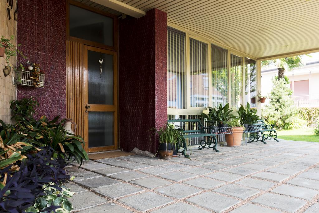 Rooms Villa Bergamo Airport Scanzorosciate Eksteriør bilde